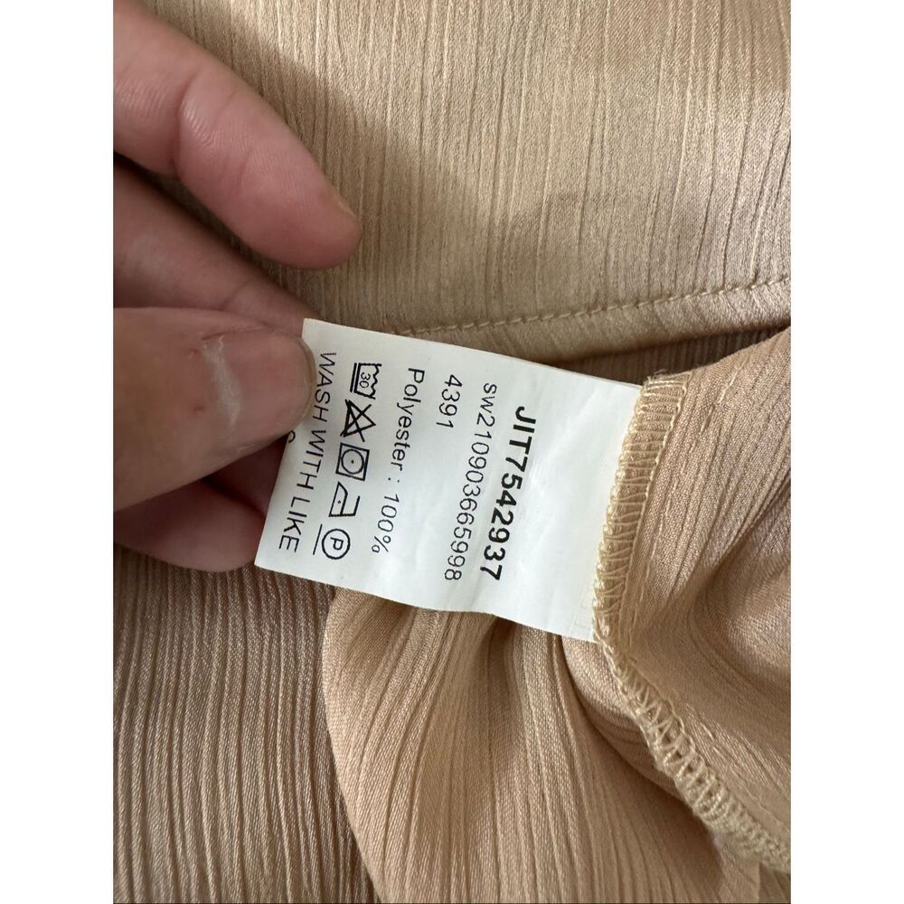 SHEIN Champagne Gold Satin Ruffle Blouse Womens Size Large L Long Balloon Sleeve - Picture 4 of 6